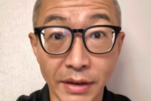 于嘉：对于火箭今天的胜利最重要一点是小贾全场都在和文班肉搏